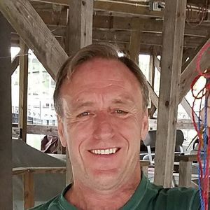 Meet your Posher, Larry